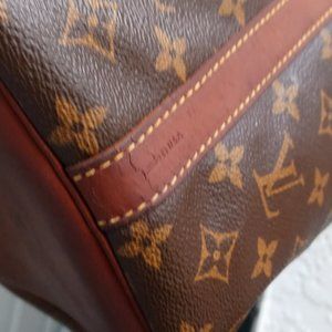 LOUIS VUITTON PURSE